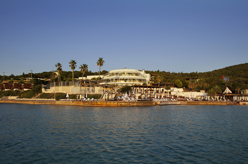 Ceshme Plus Otel ve Beach