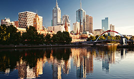 Melbourne Elinizin Altında